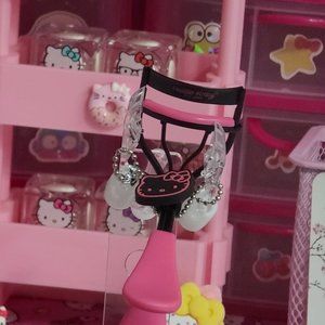 Hello Kitty Limited Edition Eyelash Curler With Graphic Carrying Case